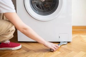 تأثیر سطح نامتوازن دستگاه بر خطای UE لباسشویی ال جی