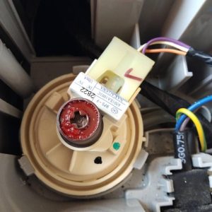 نقش سنسور تشخیص سطح آب در ایجاد ارور FE لباسشویی ال جی